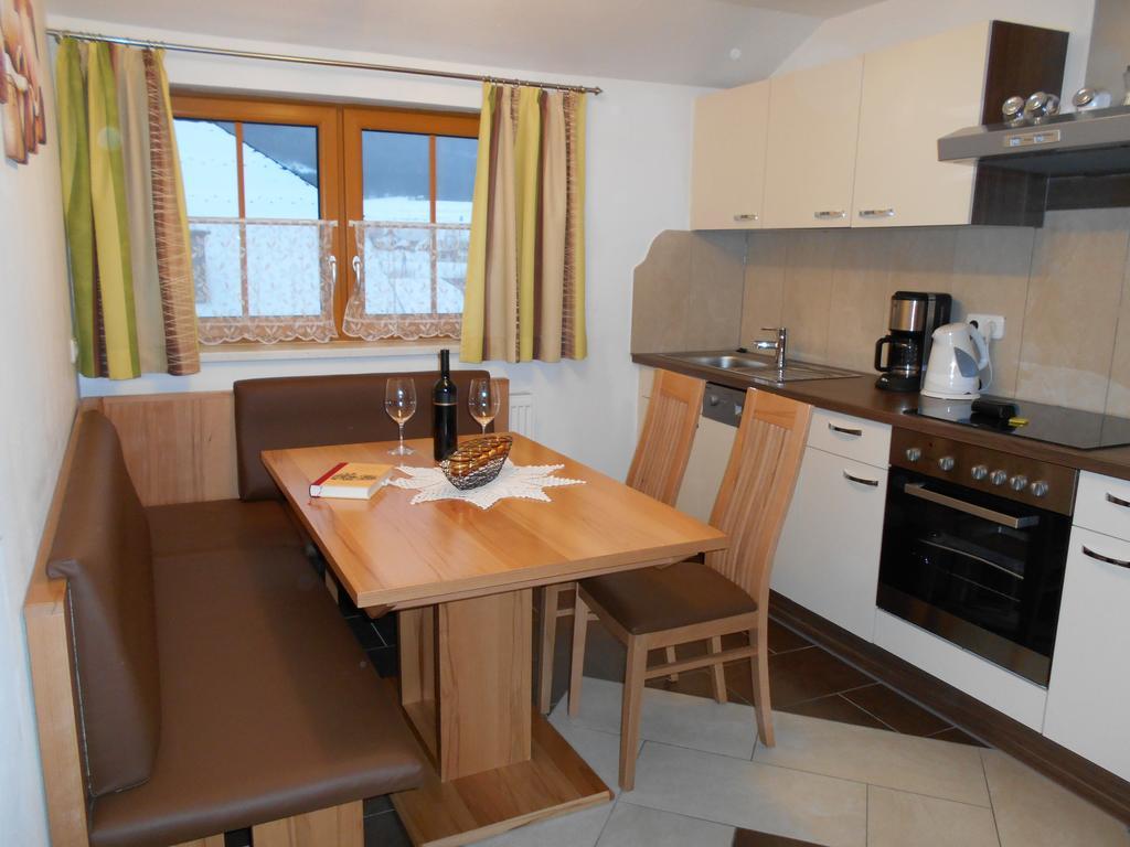 Poellitzer Hollnhof Apartman Tamsweg Szoba fotó